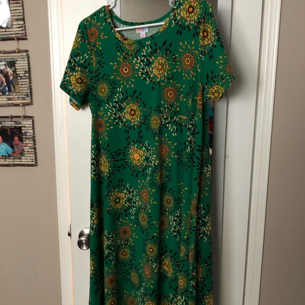 Lularoe M Carly